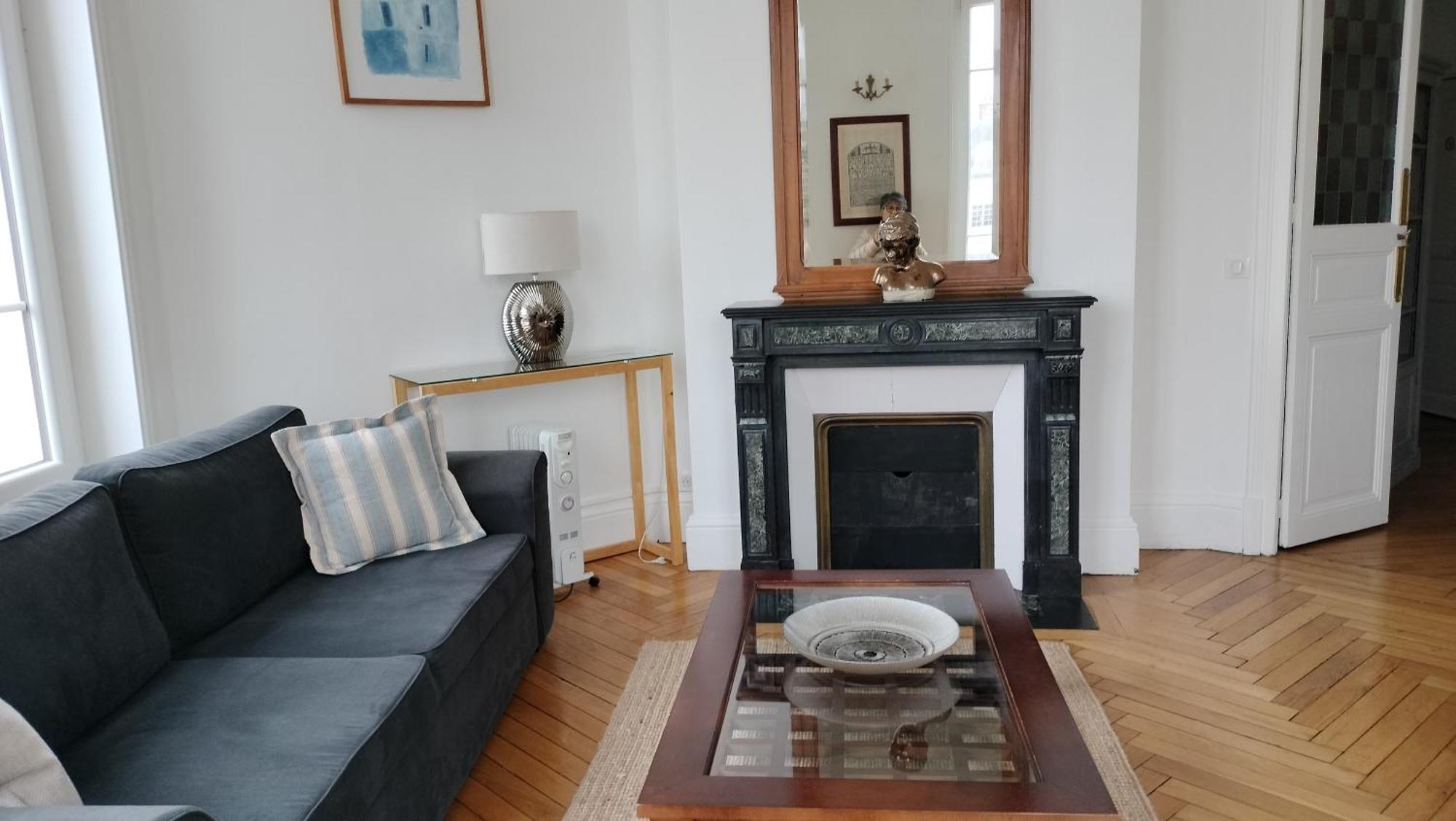 Appartement F3 Au Balcon De La Place Du Martroi Orleans Exterior photo