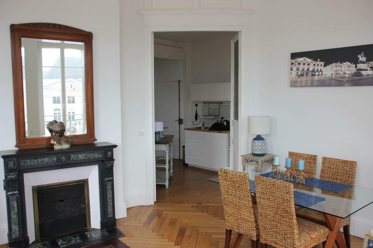 Appartement F3 Au Balcon De La Place Du Martroi Orleans Exterior photo
